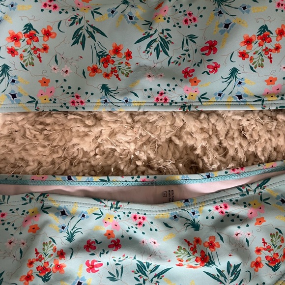 Two-piece swimsuit. Size small. - Picture 2 of 2